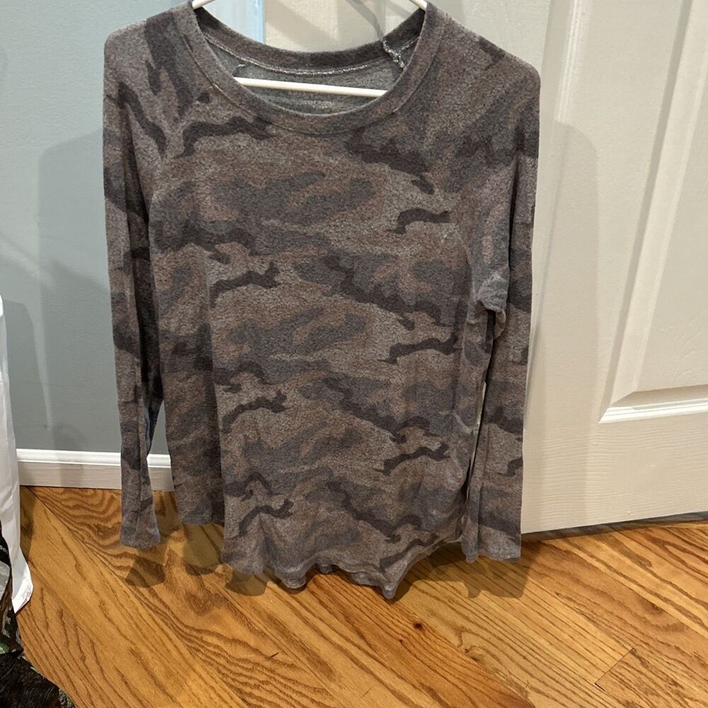 American Eagle Womens Long Sleeve Soft & Sexy Plush Tunic Top Size S Camo Cozy